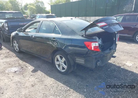 2013 Toyota Camry Se z USA, uszkodzony, nr VIN 4T1BF1FK1DU649242